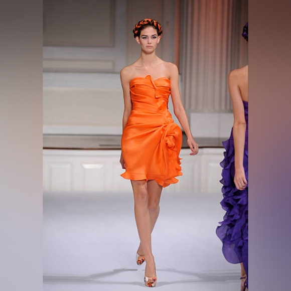 ◇$4,500 NEW OSCAR DE LA RENTA ORANGE  SILK FLOWER RUNWAY DRESS US 12 - Picture 6 of 13